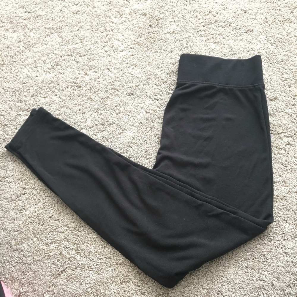Black leggings